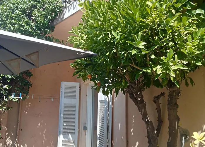 Family 10 Minutes From Beaches Ferienhaus Nizza